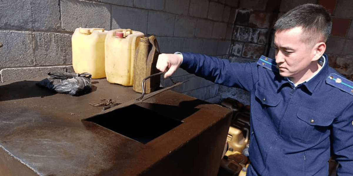 Нелегальная продажа топлива в Ноокенском районе. Фото: Налоговая служба.